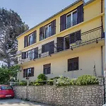 Apartament Petra *