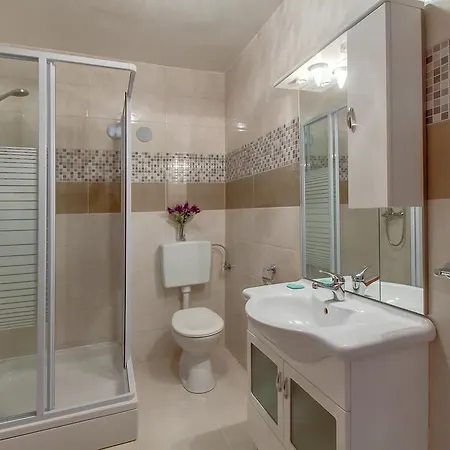 Petra Apartment *