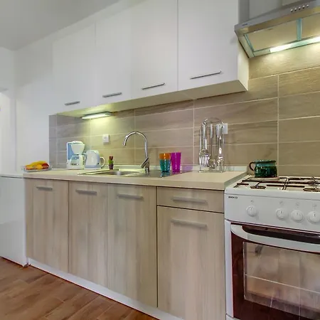 Petra Apartment *