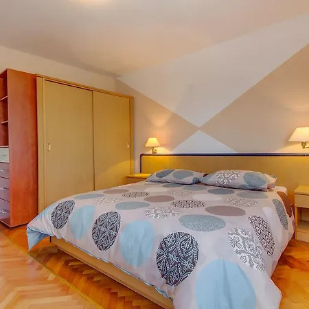 Petra Apartment