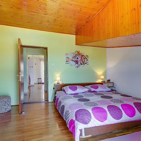 Petra Apartment *