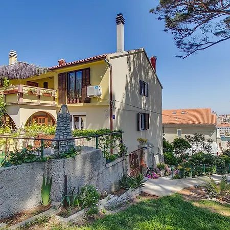 Apartament Petra *