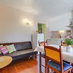Petra Apartment *